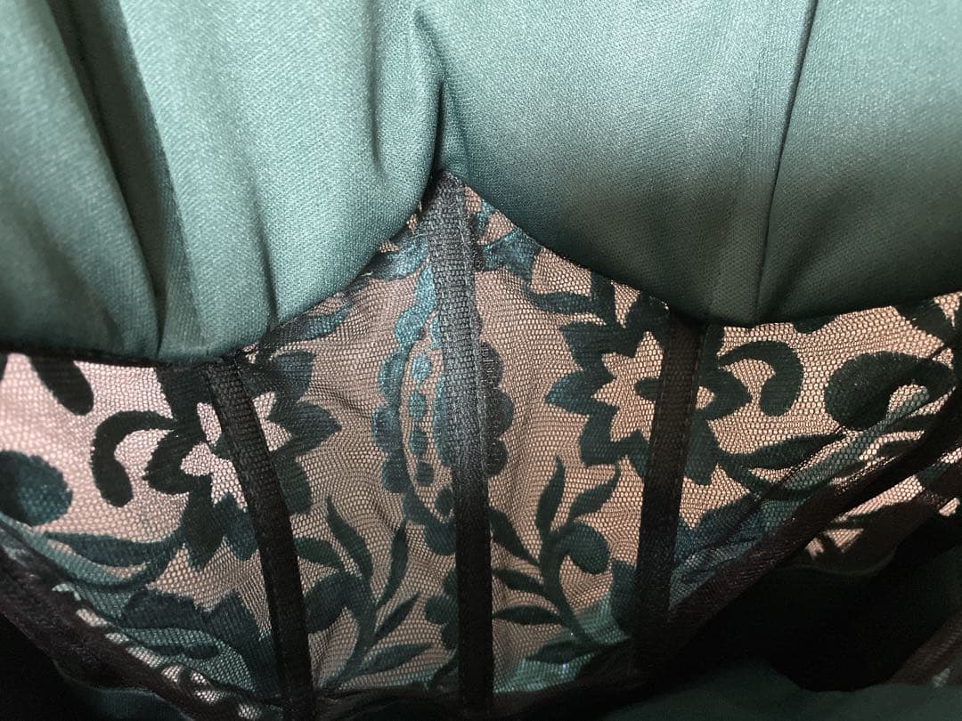 ドレス　コンテスト　舞台