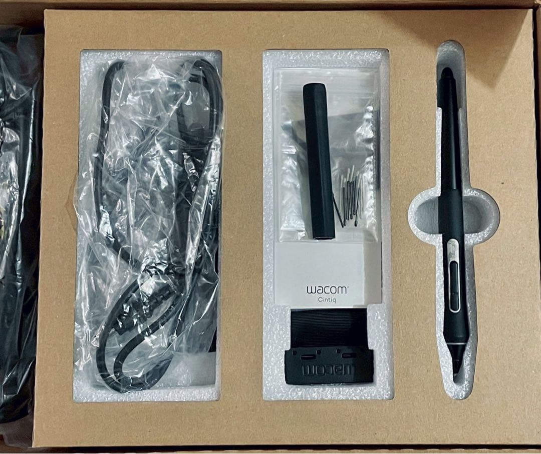 Wacom Cintiq 22 (DTK2260K0D)替え芯二種類