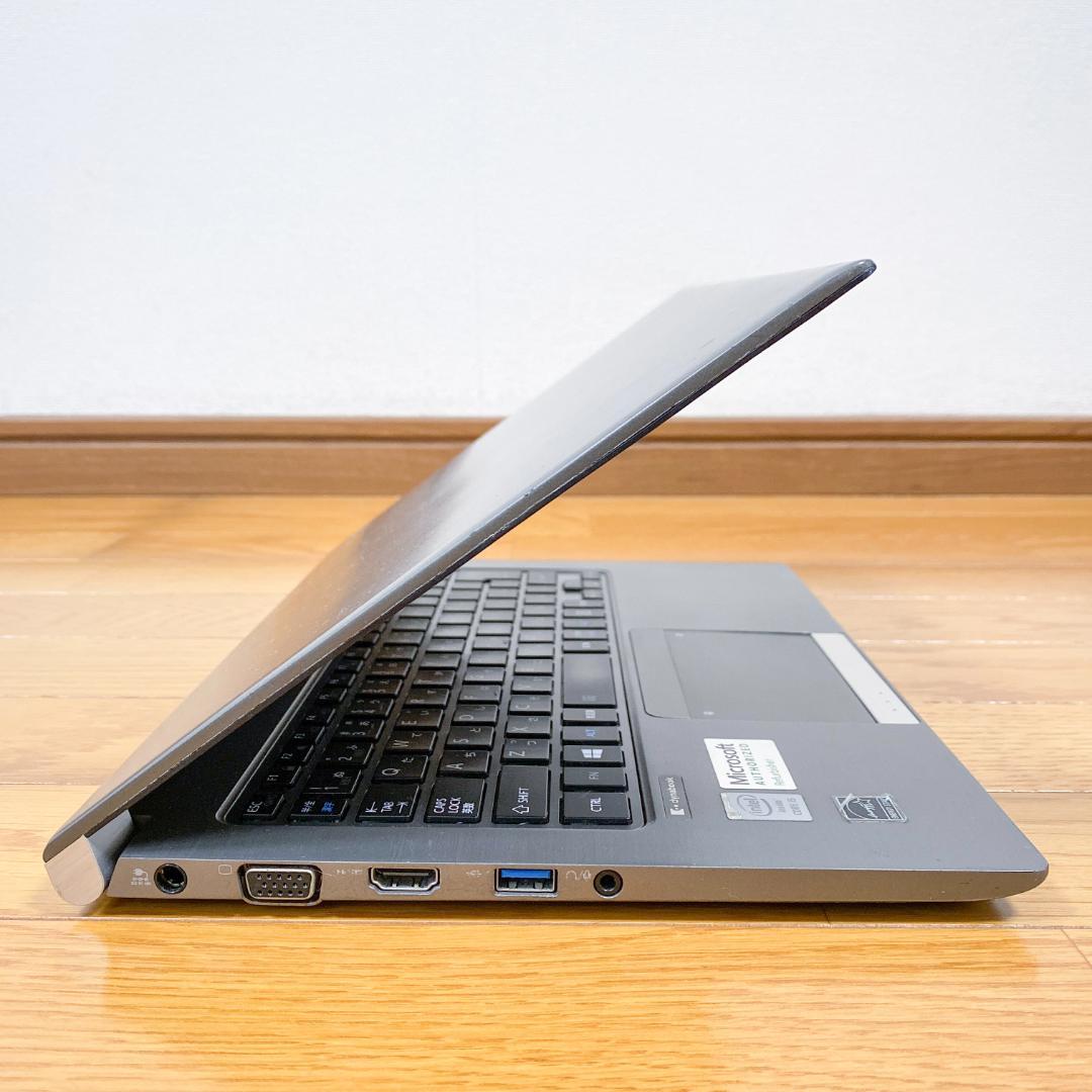 Hana Chan✨東芝 最新Win11 i5 SSD バッテリー カメラ