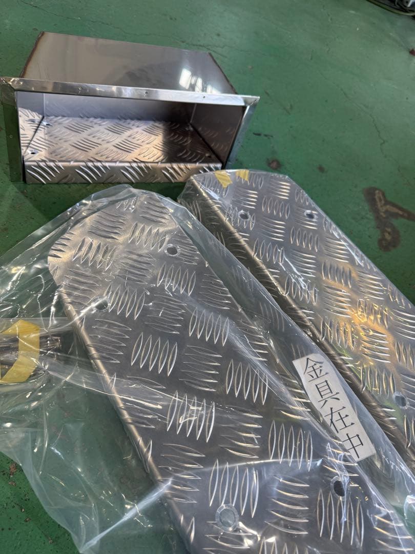 ふそう24新型スーパーグレート下駄箱