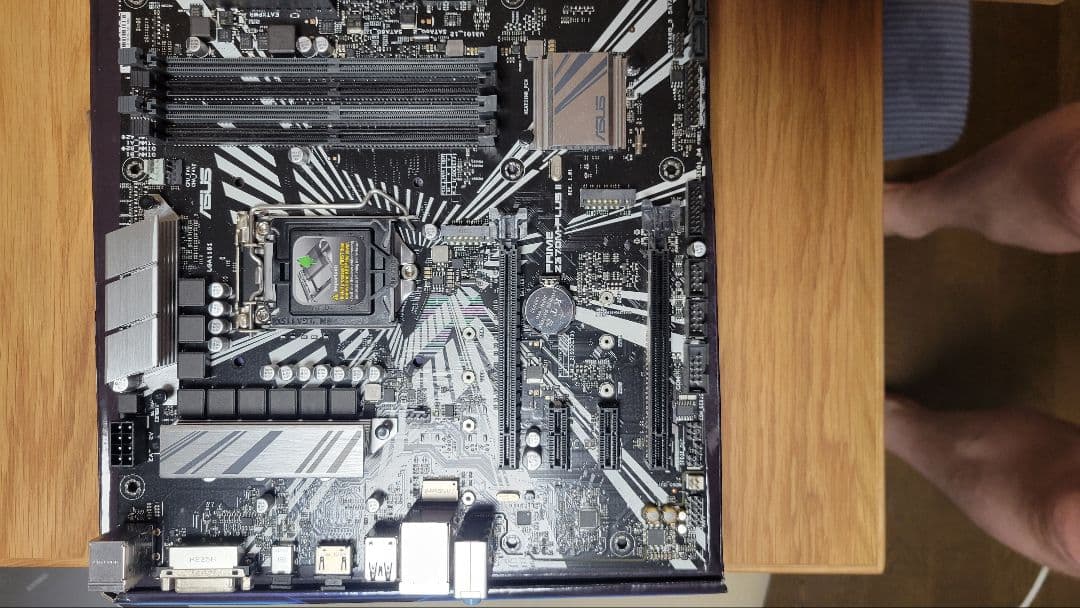 動作確認済　i7 9700K Z370M 16gb RAM