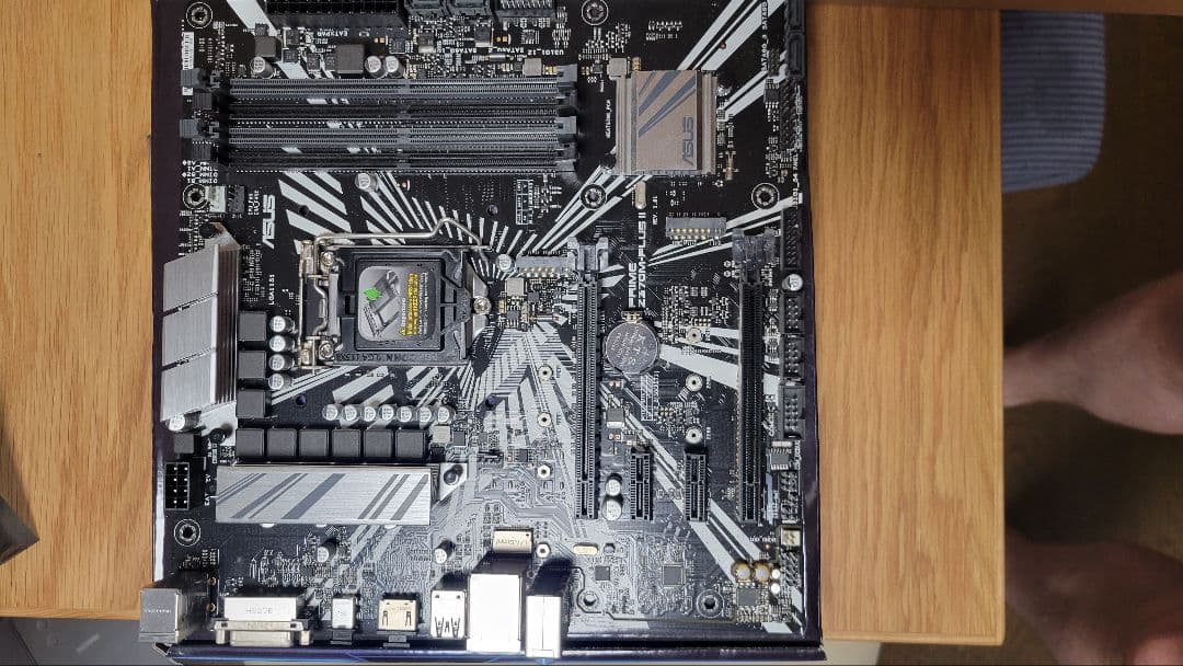 動作確認済　i7 9700K Z370M 16gb RAM