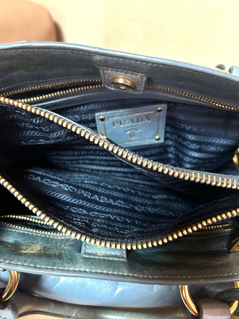 最終値下げ！！PRADA ブルーグレー レザーバッグ