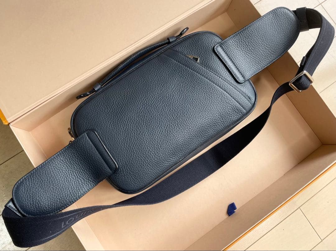 Louis Vuitton バムバッグ トリヨンレザー 美品