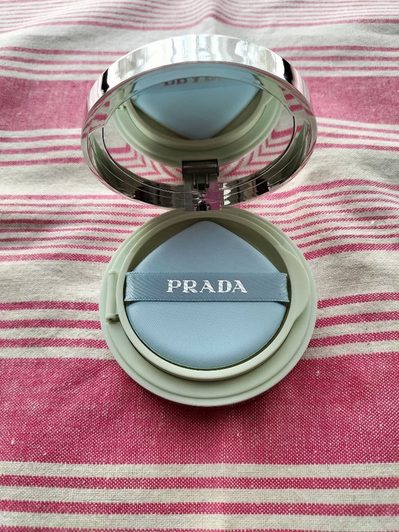 【リフィルとパフは新品未使用】PRADA クッションファンデーション　LN10