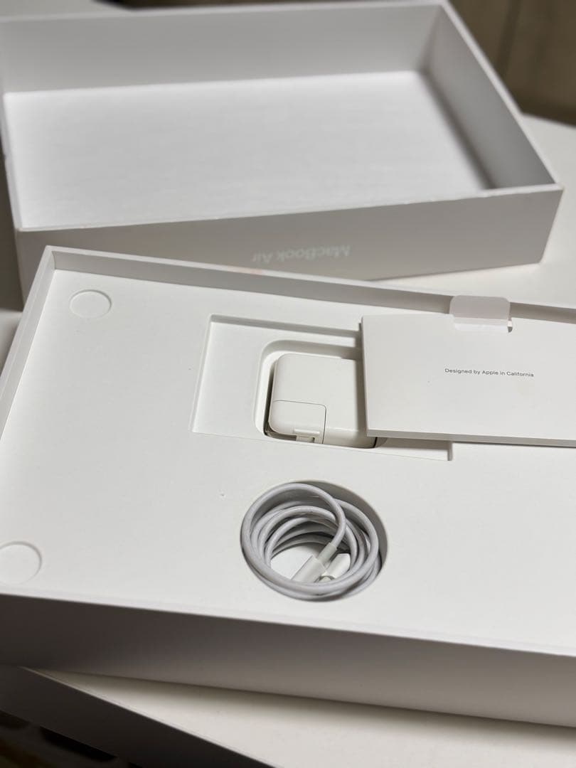 Apple MacBook Air M1 SSD:256GB メモリ:8GB