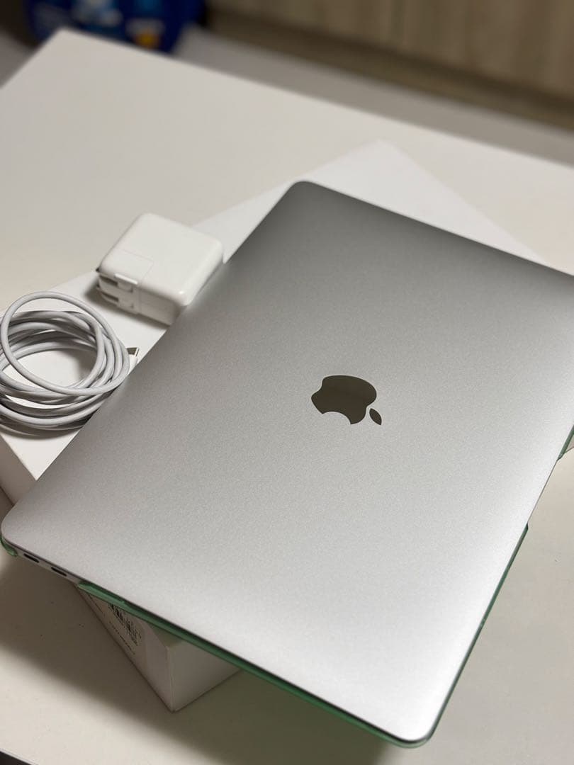 Apple MacBook Air M1 SSD:256GB メモリ:8GB