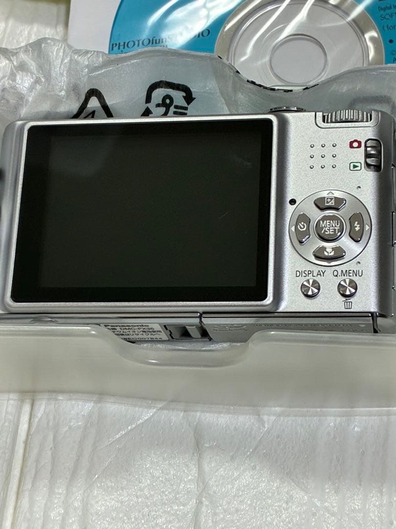 ほぼ未使用品、Panasonic LUMIX DMC- FX35 ゴールド