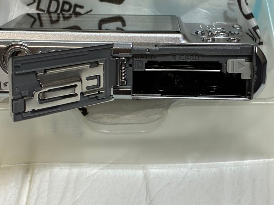 ほぼ未使用品、Panasonic LUMIX DMC- FX35 ゴールド