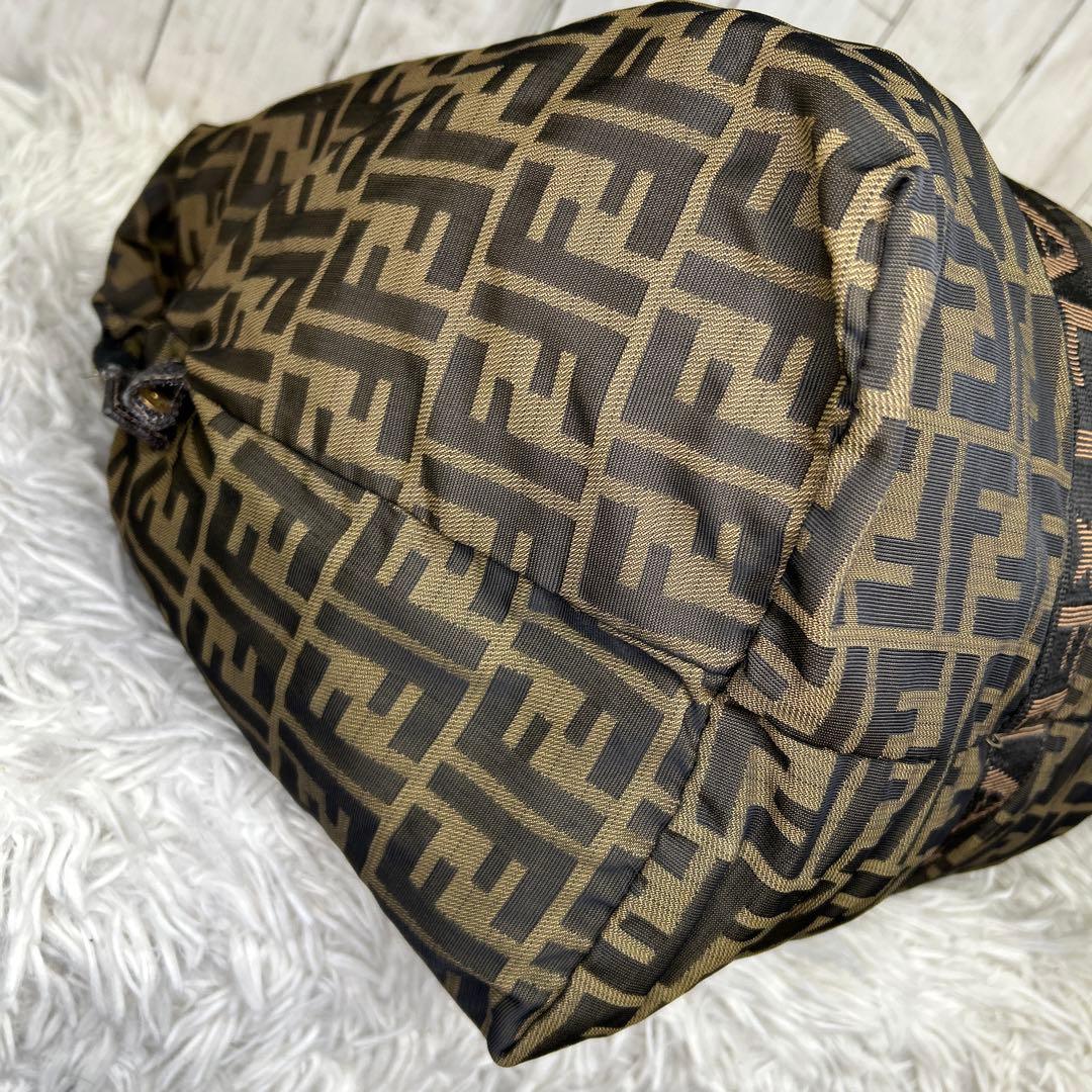 FENDI ズッカ　ボストンバッグ　ロゴ　ナイロン　大容量　トートバッグ
