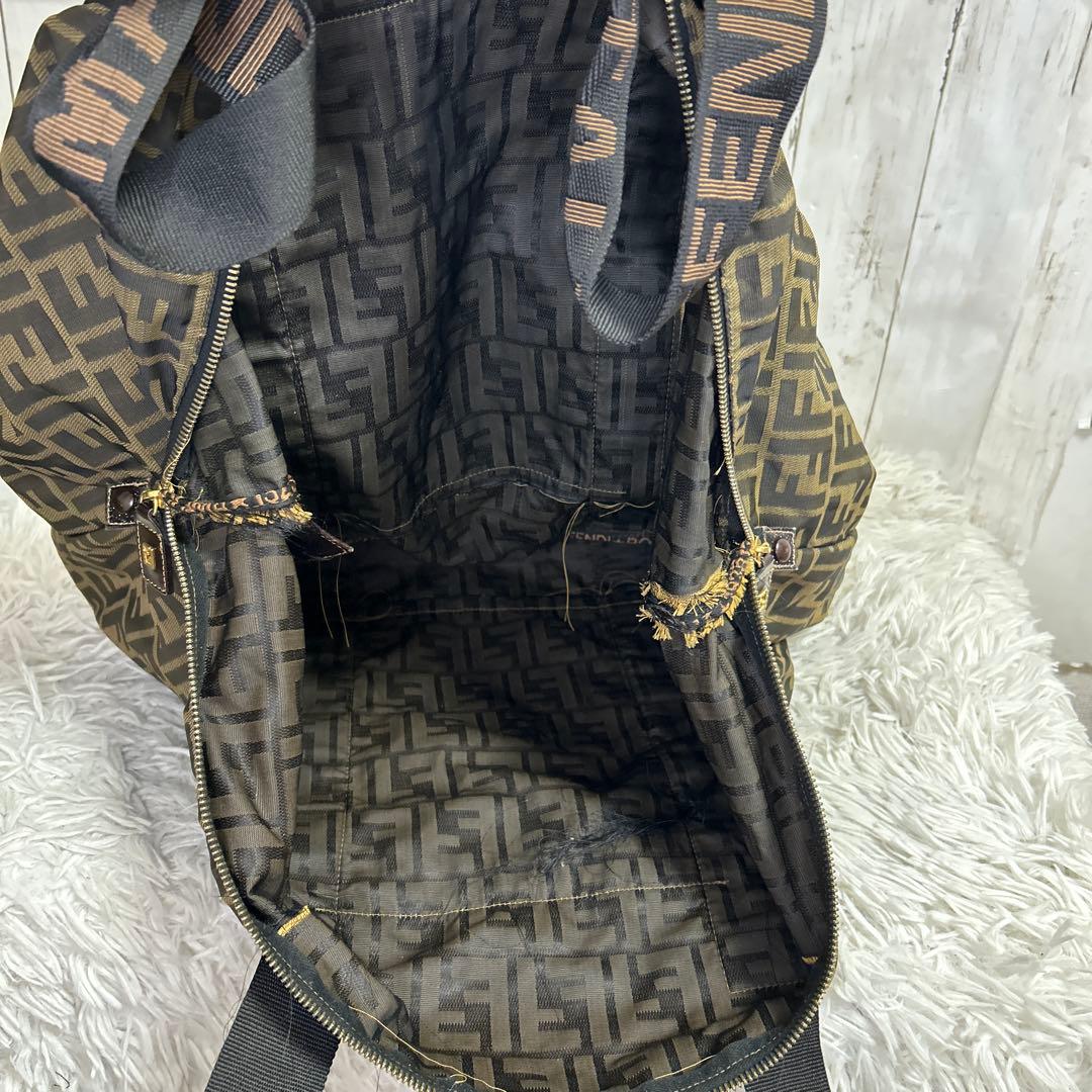 FENDI ズッカ　ボストンバッグ　ロゴ　ナイロン　大容量　トートバッグ
