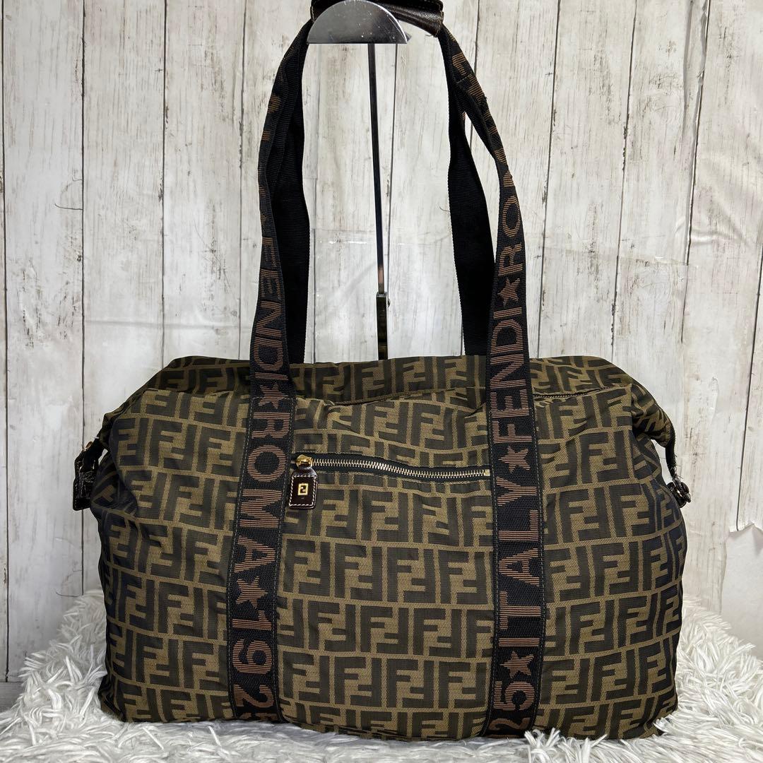 FENDI ズッカ　ボストンバッグ　ロゴ　ナイロン　大容量　トートバッグ