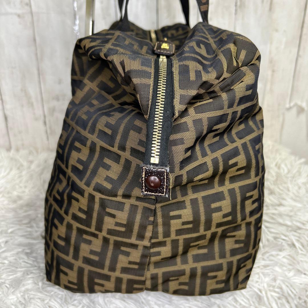 FENDI ズッカ　ボストンバッグ　ロゴ　ナイロン　大容量　トートバッグ