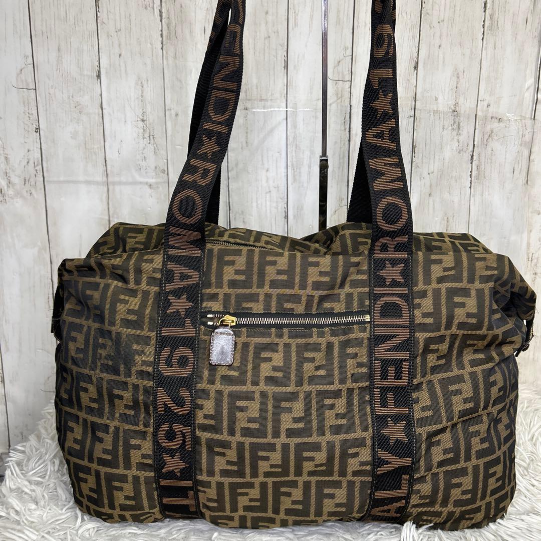 FENDI ズッカ　ボストンバッグ　ロゴ　ナイロン　大容量　トートバッグ
