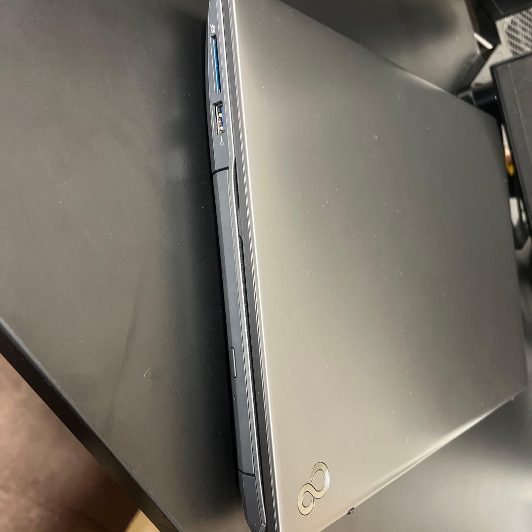 【極美品】ノートパソコン 富士通FMV LIFEBOOK FMVA52J3BB