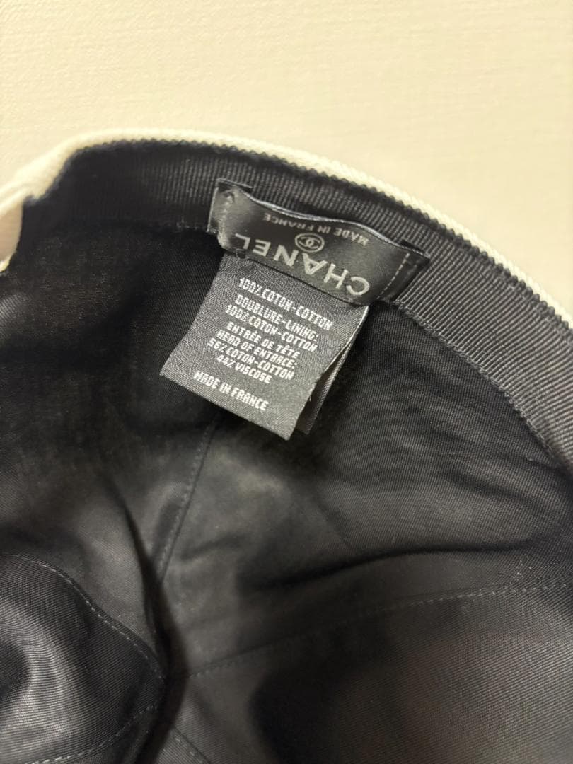 CHANEL ホワイト ベースボールキャップ