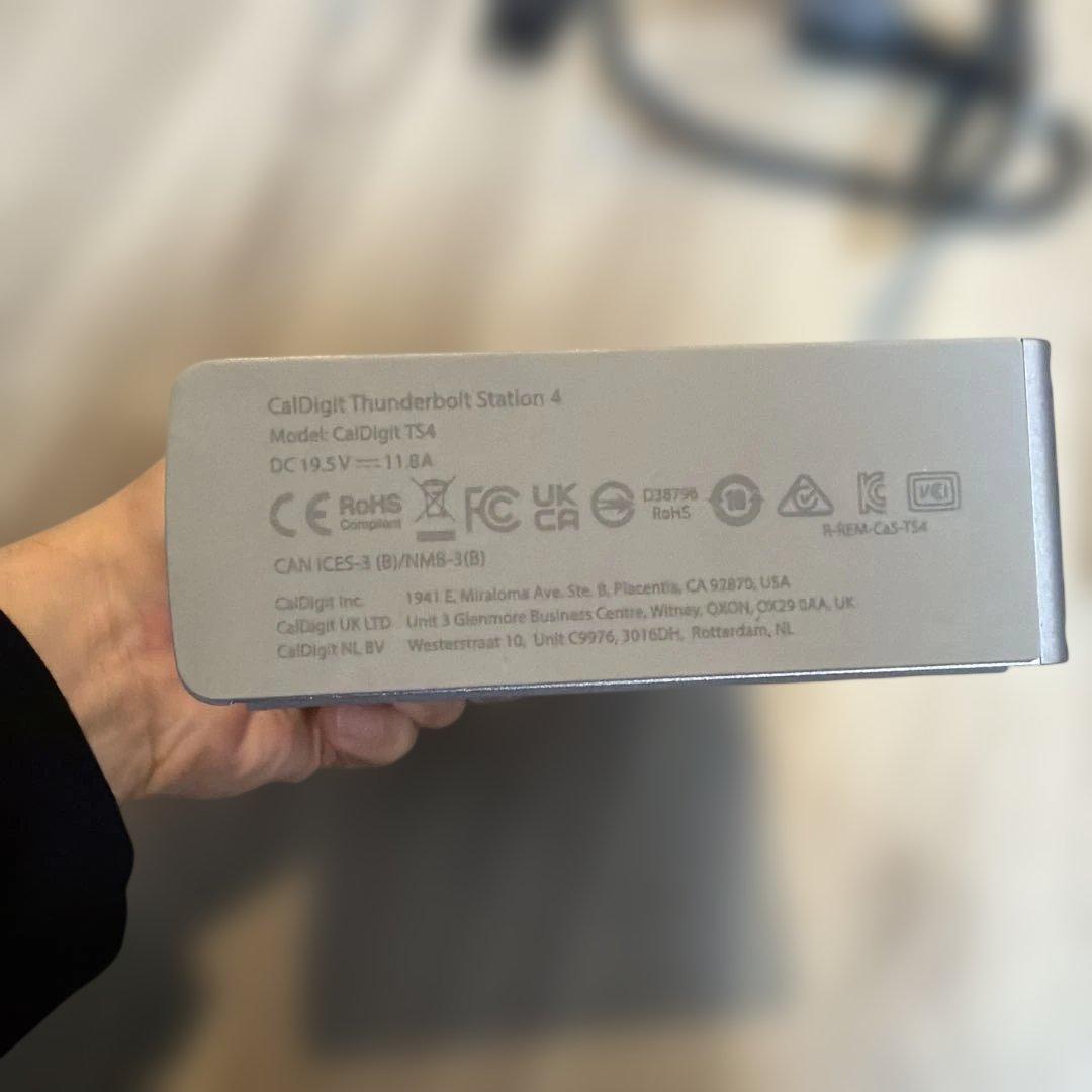 分配器・切替器 CalDigit TS4 Thunderbolt Station 4