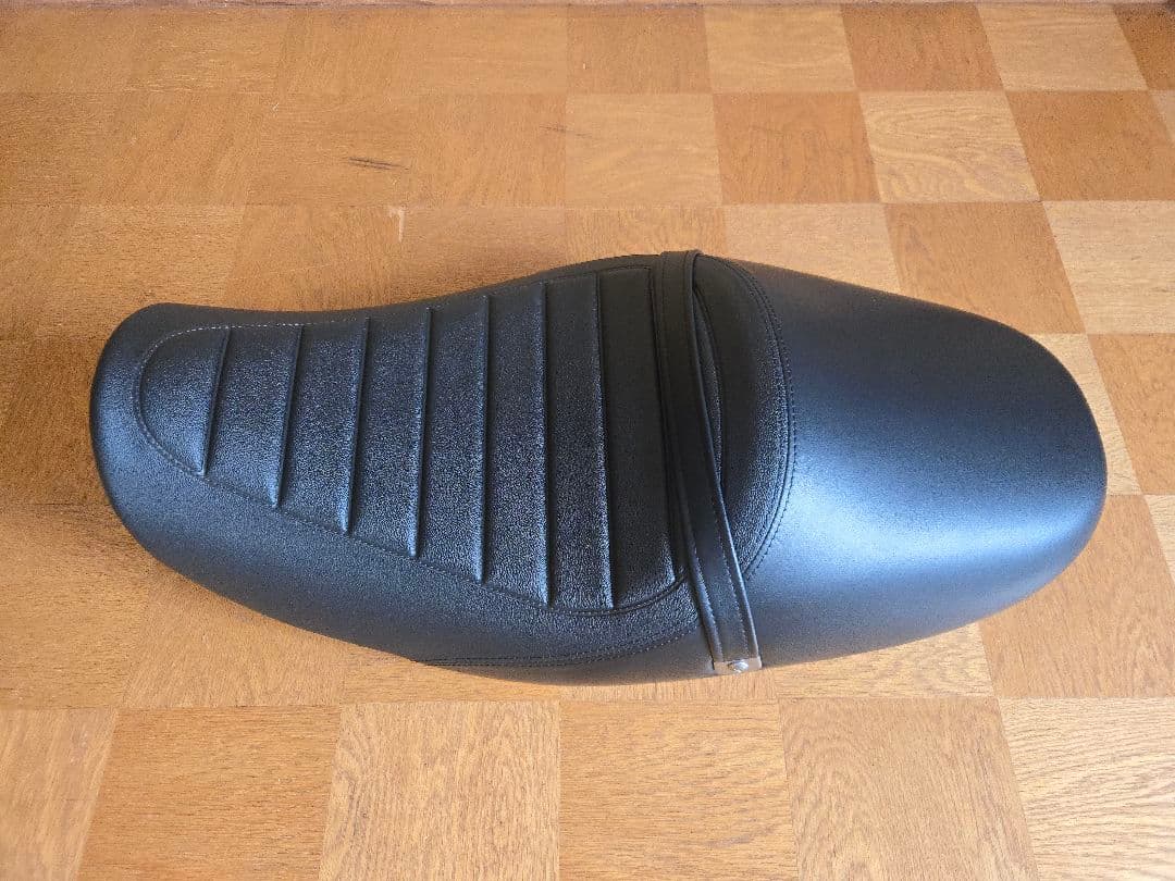 さとごん　Z900RS CAFE 純正シート　新車外し