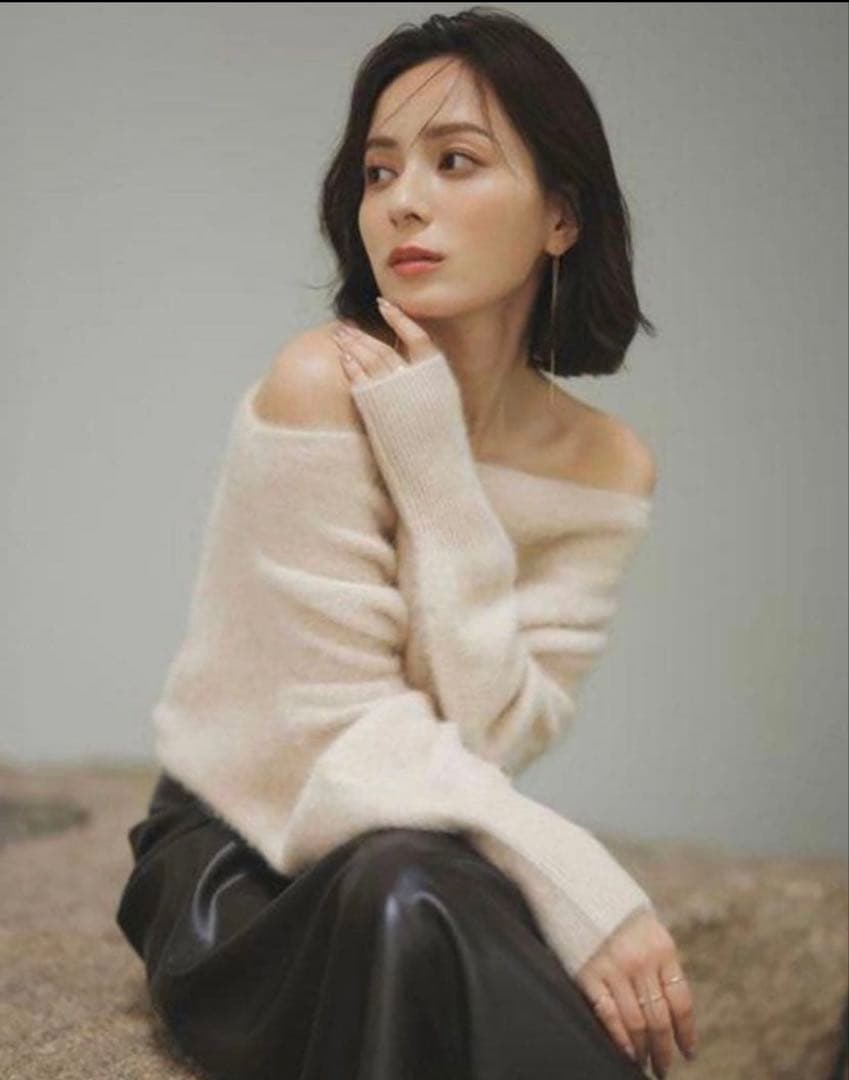 【コメントくださいさん専用】anuans ラクーンフォックスオフショルニット