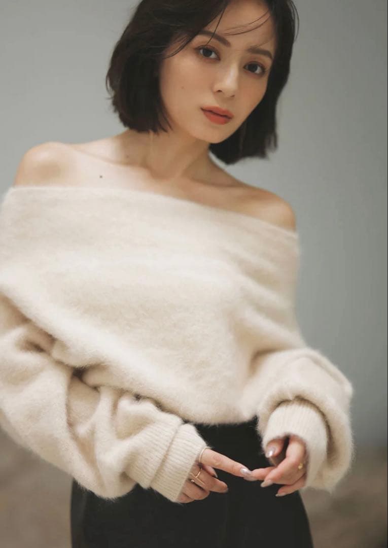 【コメントくださいさん専用】anuans ラクーンフォックスオフショルニット