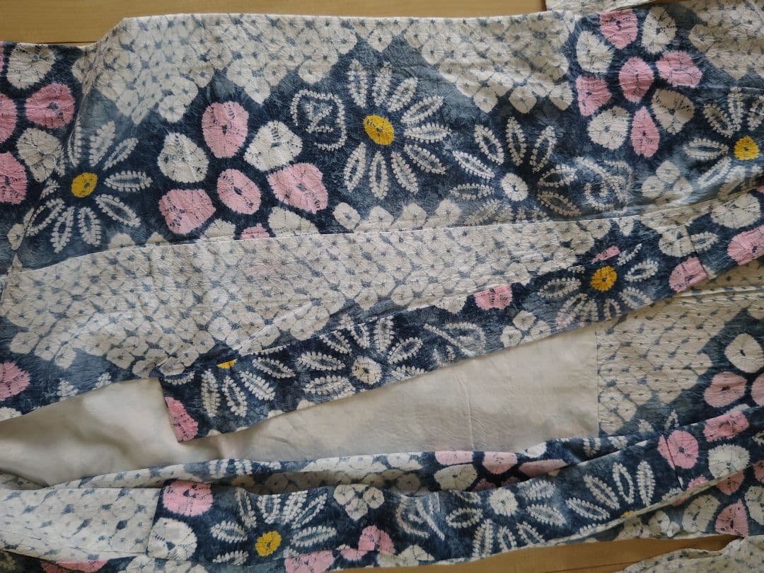 有松絞り　浴衣　可愛い絞りの花柄