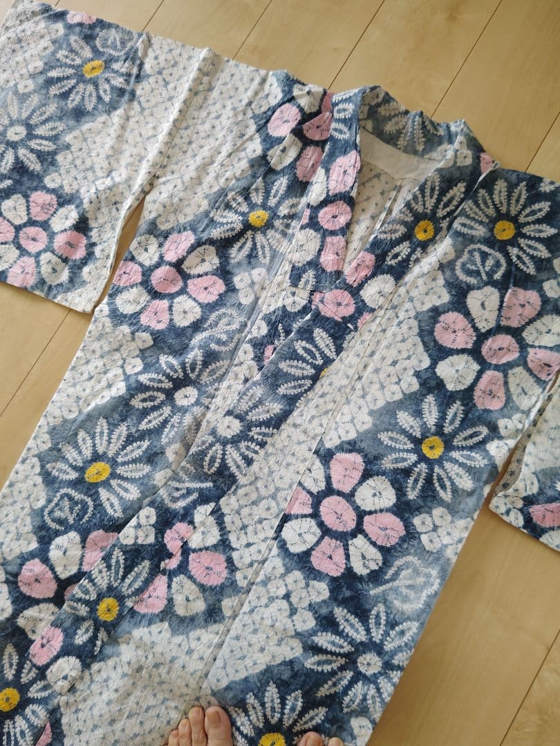 有松絞り　浴衣　可愛い絞りの花柄