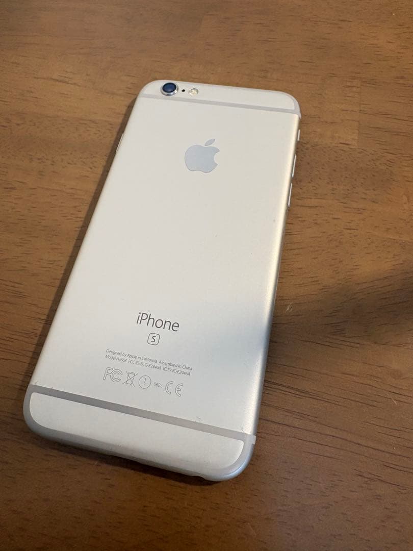 iPhone6s 64GB シルバー本体(100均ケース付き)