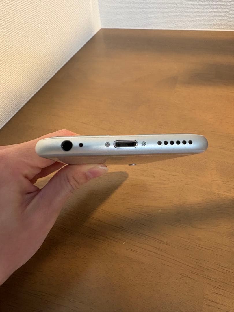 iPhone6s 64GB シルバー本体(100均ケース付き)