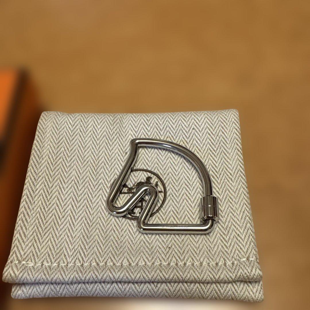 HERMES シルバー キーホルダー　ウマ