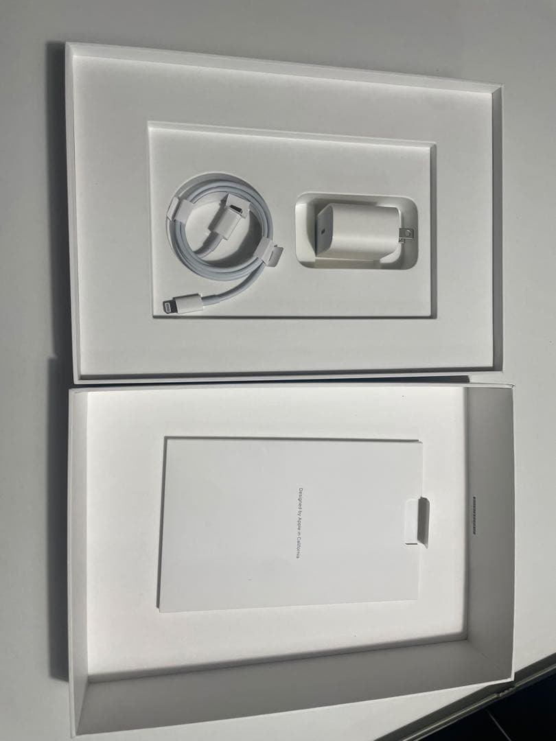 【超美品】iPad第8世代　128GB スペースグレー moft カバーセット