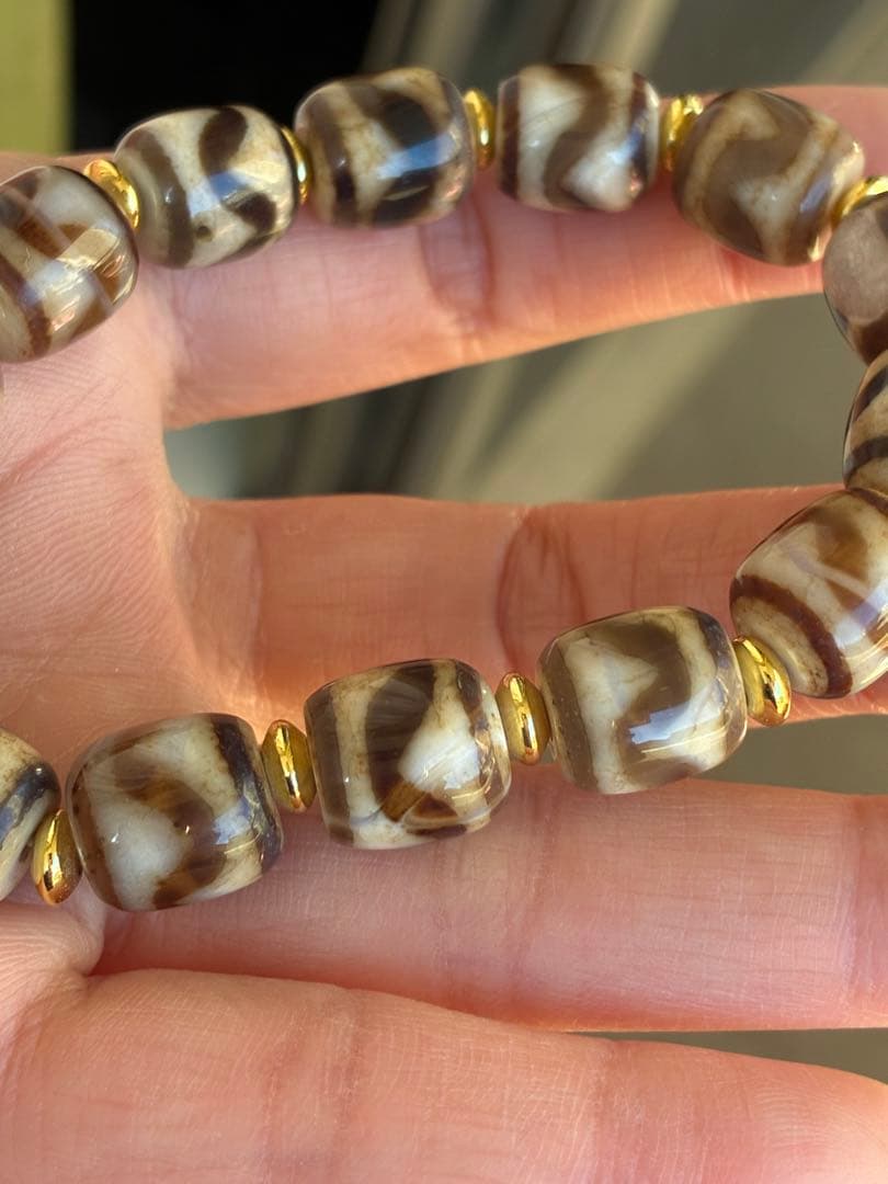 絶え間なく続く金運引き寄せ！水晶共生ドゥルージー結晶玉あり♪水紋天珠のブレス