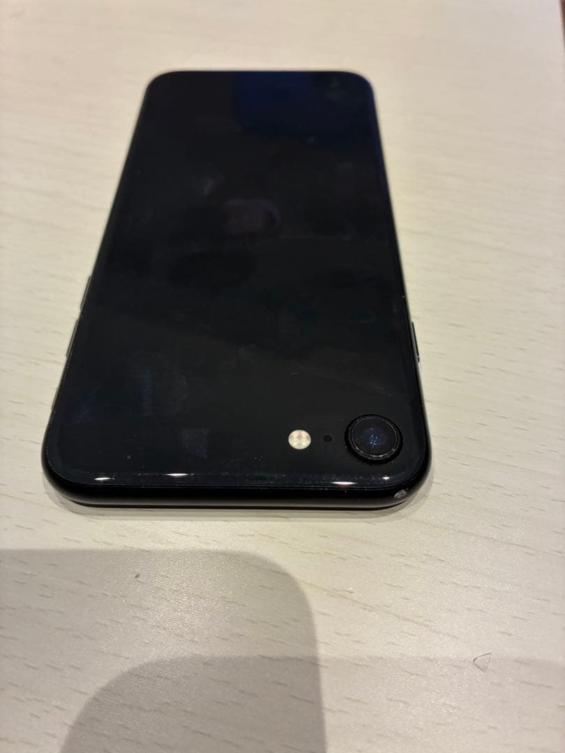 iPhoneSE2 第2世代 ブラック 本体　価格は　交渉受け付けます