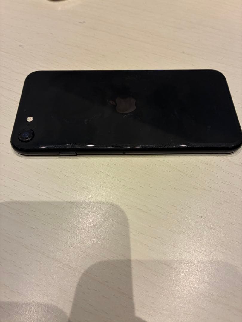 iPhoneSE2 第2世代 ブラック 本体　価格は　交渉受け付けます