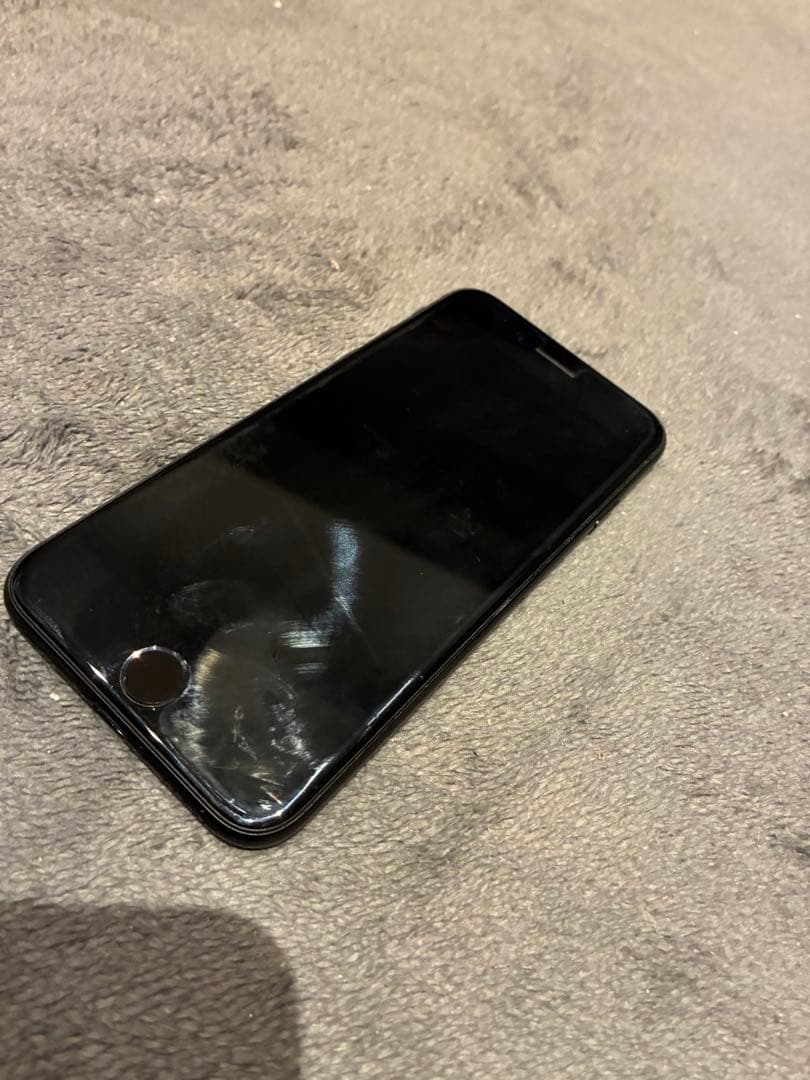 iPhoneSE2 第2世代 ブラック 本体　価格は　交渉受け付けます