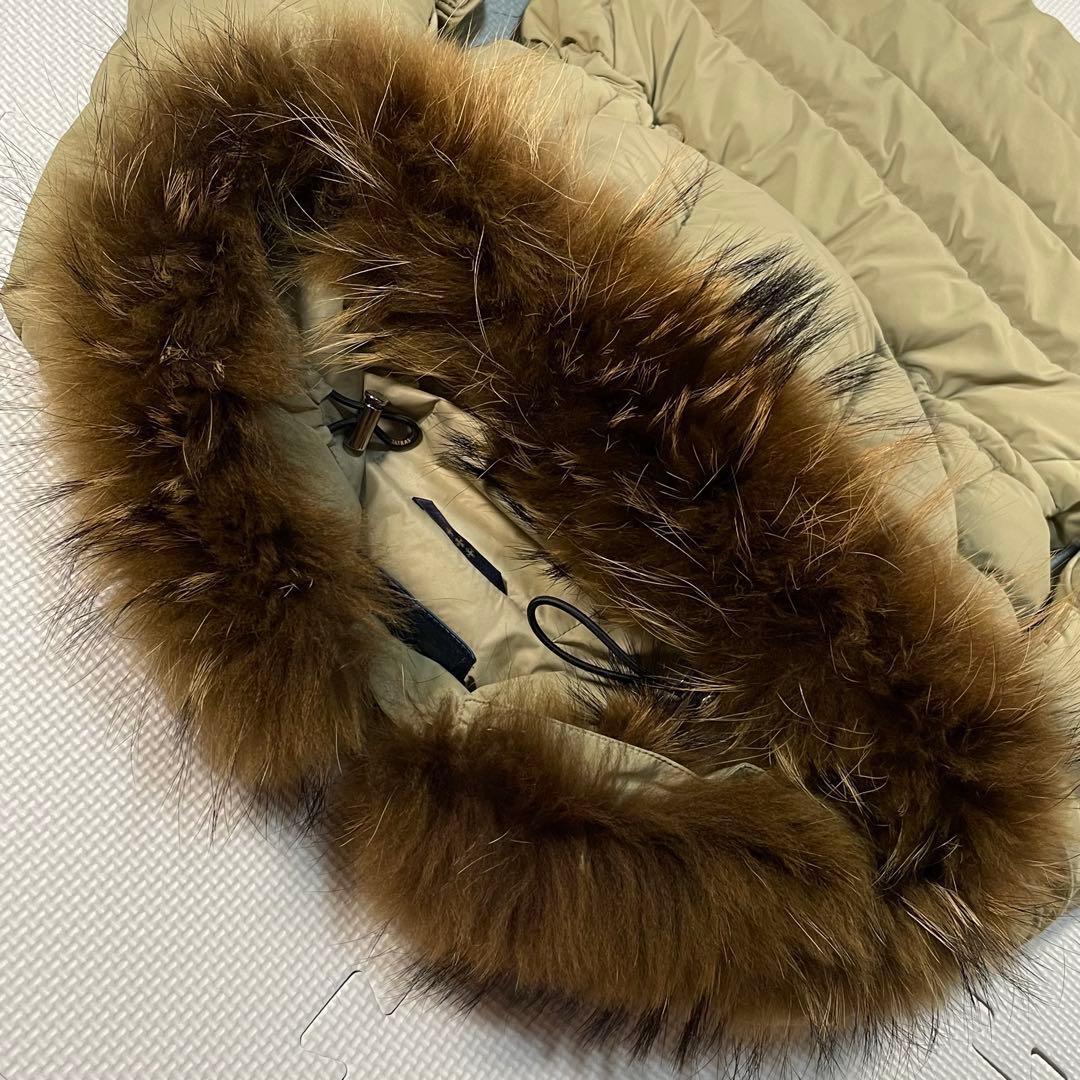 比較的美品 タトラス Plutone ラクーンファー フード付き ダウンコート