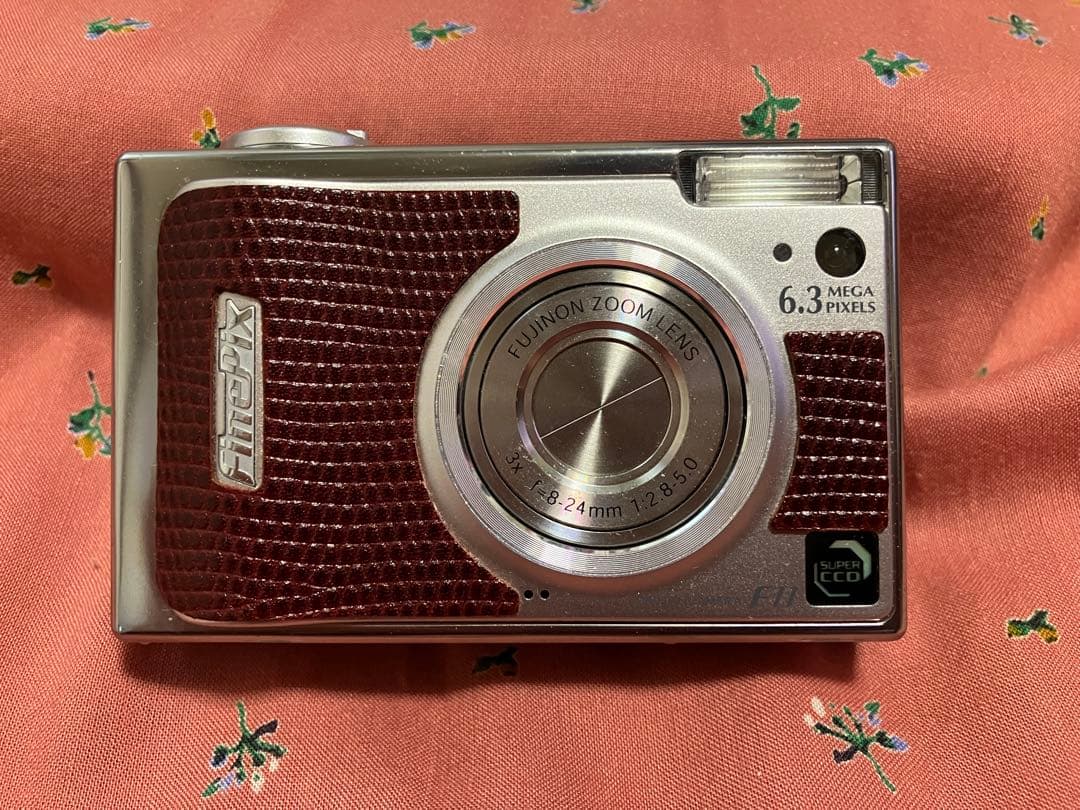 ★値下げ中★Fujifilm FinePix F11 コンパクトデジタルカメラ★