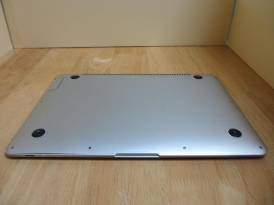 MacBook本体 MacBook air 13 A1237