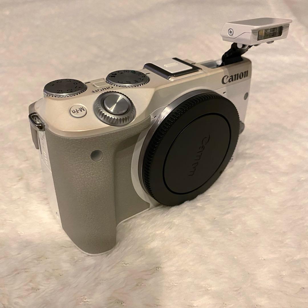 Canon EOS M3 ホワイト レンズ2本 バッテリー2個