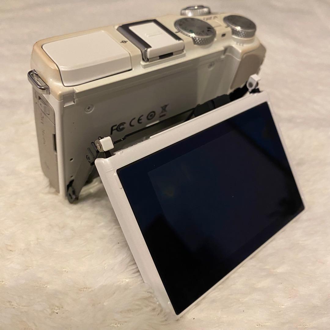 Canon EOS M3 ホワイト レンズ2本 バッテリー2個