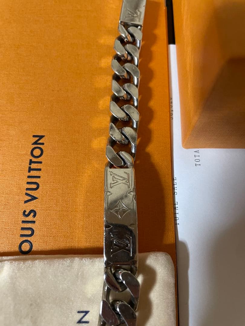 LOUIS VUITTON チェーンブレスレット