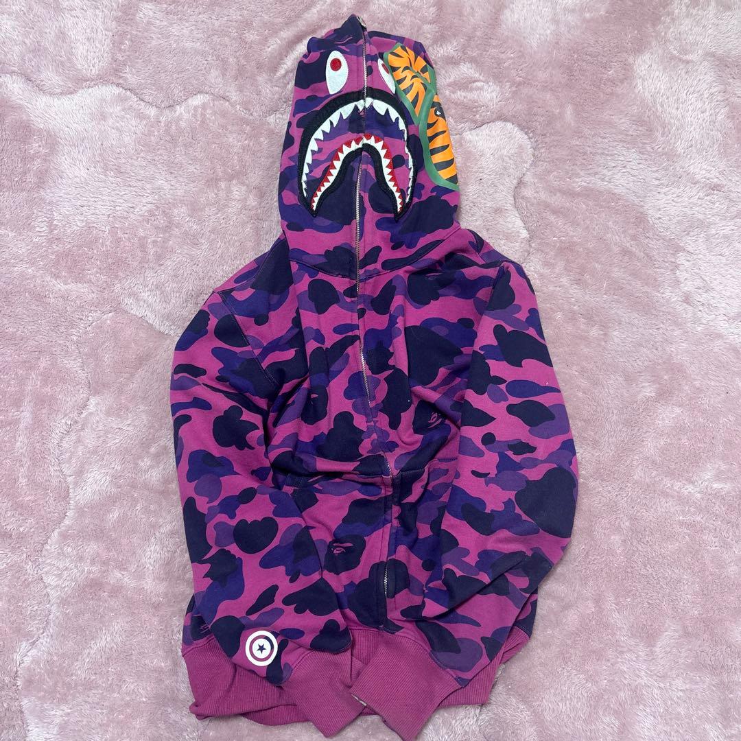 A BATHING APE シャークパーカー 紫