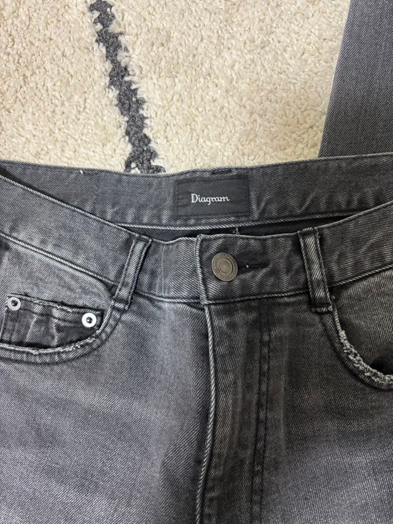 今季　Diagram ラインスリムデニムパンツ