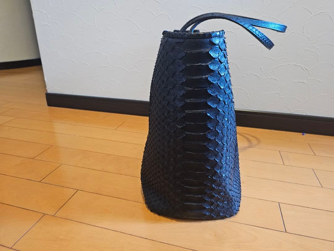 [池田工芸」幻の超巨大ダイヤモンドバイソンで仕立てるビッグパイソン トートバック