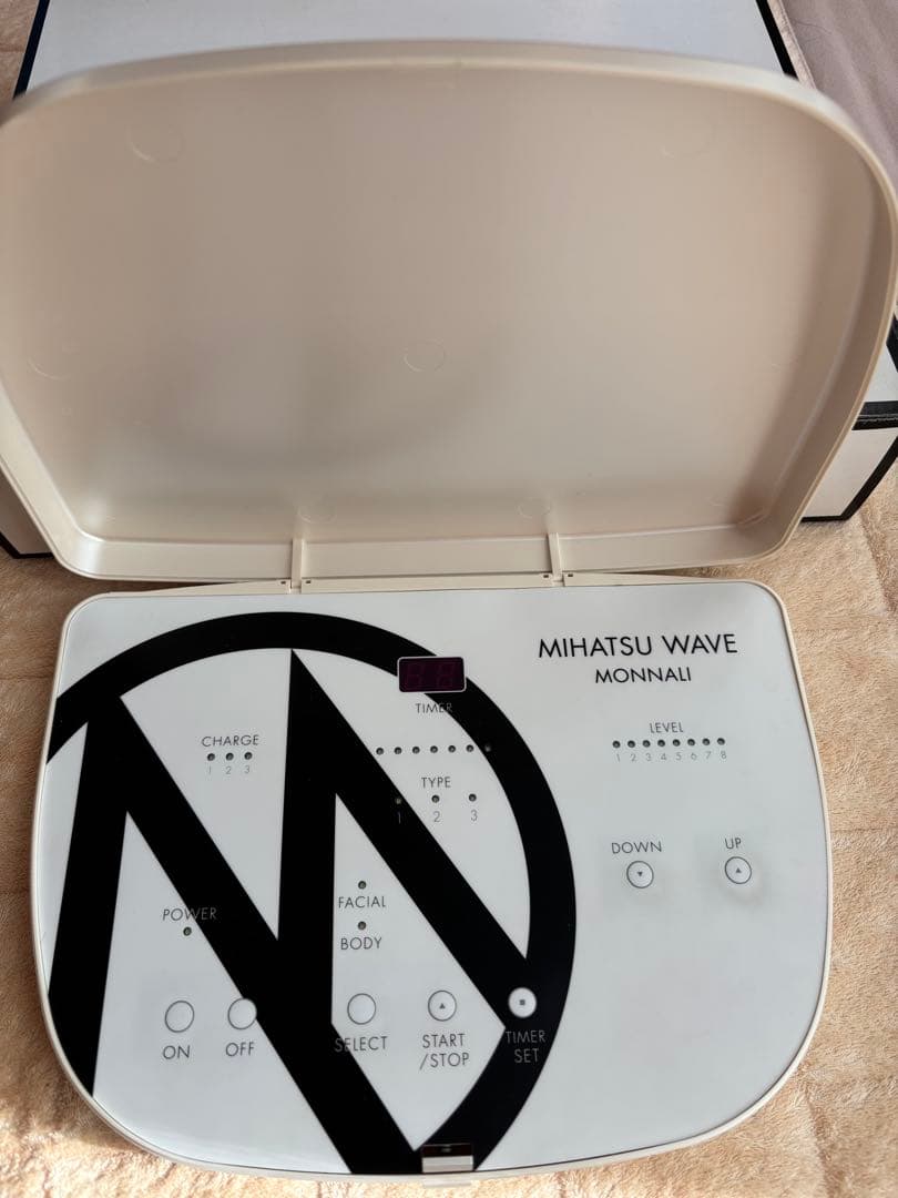 MONNALI MIHATSU WAVE 美顔器
