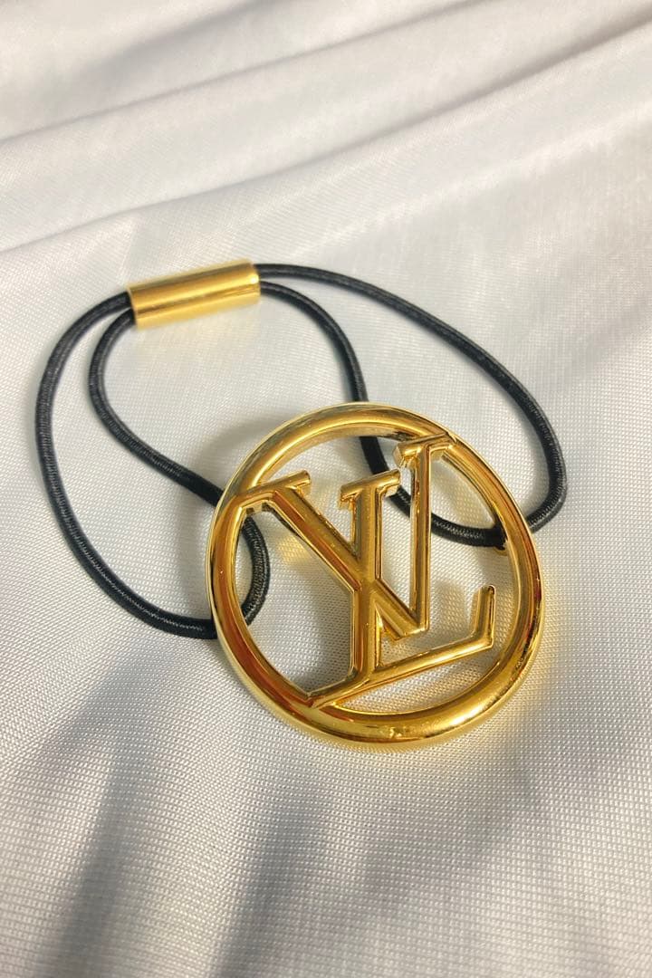 やまにゃん LOUIS VUITTON M00760エラスティックルイーズ