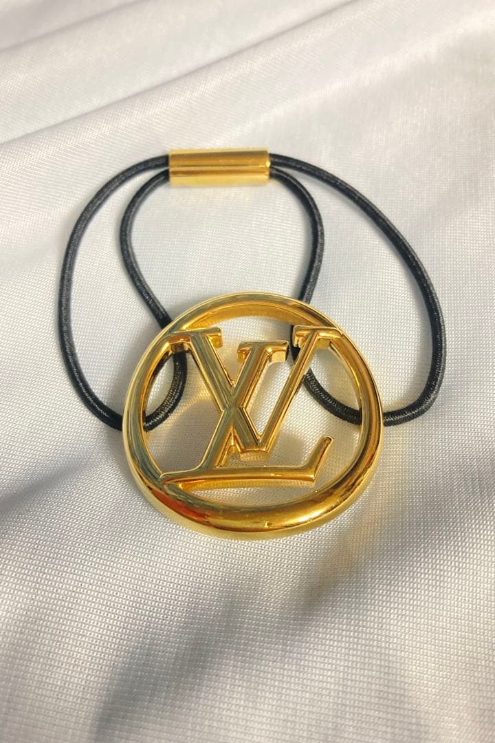 やまにゃん LOUIS VUITTON M00760エラスティックルイーズ