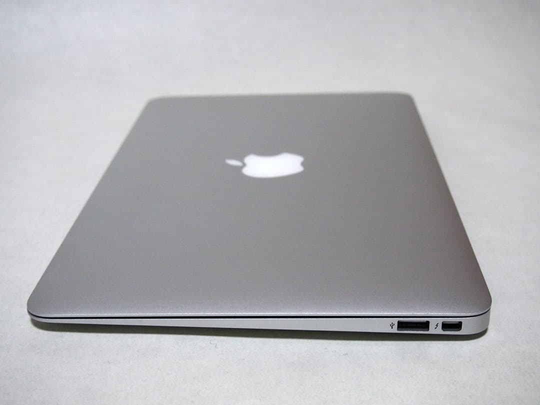 ⭐︎週末価格 美品 MacBook Air 2015 11インチ 4G/128G⭐︎