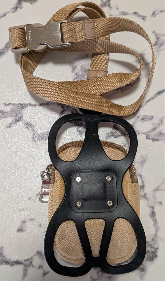 PRADA プラダ スマホショルダーストラップ 三角ロゴ ベージュ ポーチ付