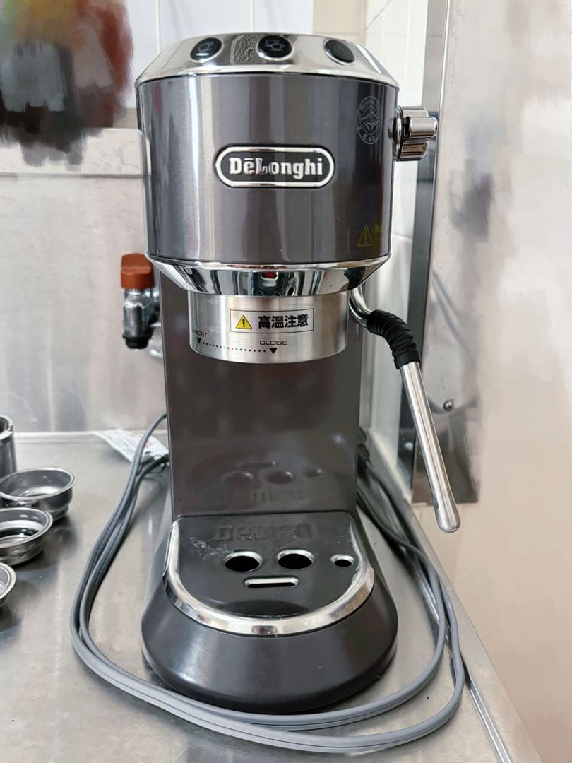 デロンギ デディカアルテ エスプレッソ・カプチーノメーカー EC885J グレー