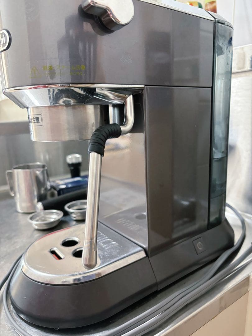 デロンギ デディカアルテ エスプレッソ・カプチーノメーカー EC885J グレー